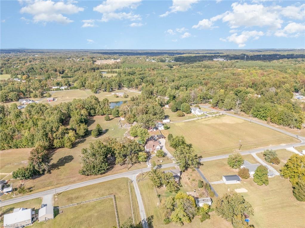 827 Shell Road Thomasville, NC 27360 - Photo 32 of 35