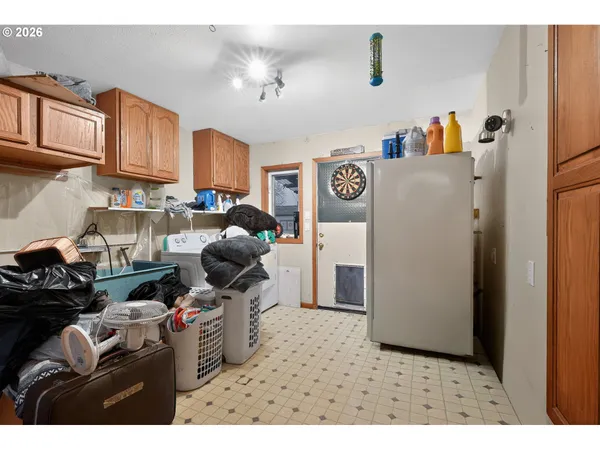 $330,000 | 92981 Prairie Road, Junction City, OR 97448