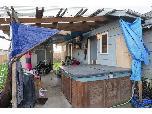 $330,000 | 92981 Prairie Road, Junction City, OR 97448