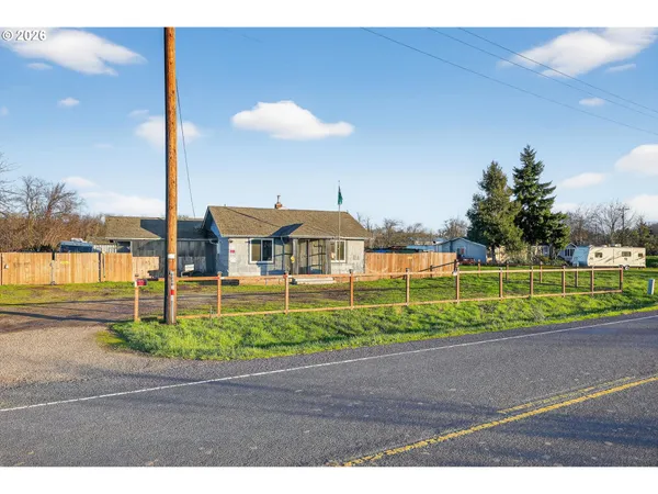 $330,000 | 92981 Prairie Road, Junction City, OR 97448