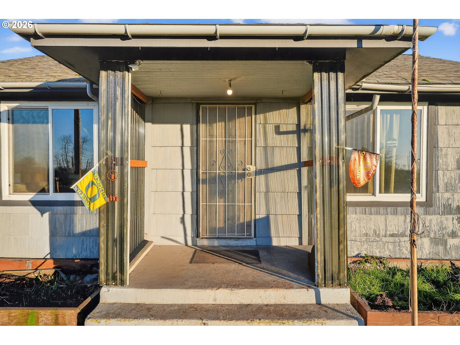 92981 Prairie Road Junction City, OR 97448 - Photo 4 of 29 a front view of a house with a porch