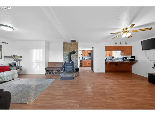 $330,000 | 92981 Prairie Road, Junction City, OR 97448