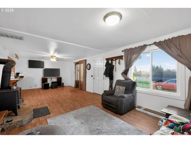 $399,900 | 92981 Prairie Road, Junction City, OR 97448