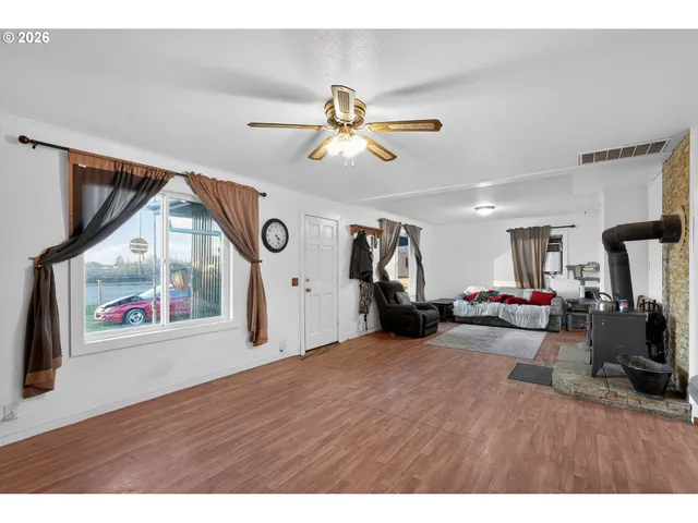 $399,900 | 92981 Prairie Road, Junction City, OR 97448