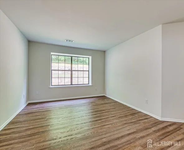 $3,100 | 2006 Bayhead Drive, Sayreville, NJ 08859