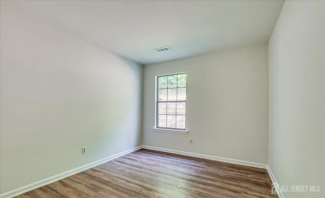 $3,100 | 2006 Bayhead Drive, Sayreville, NJ 08859