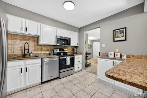 $229,000 | 1629 Walpole Drive, Unit D, Chesterfield, MO 63017