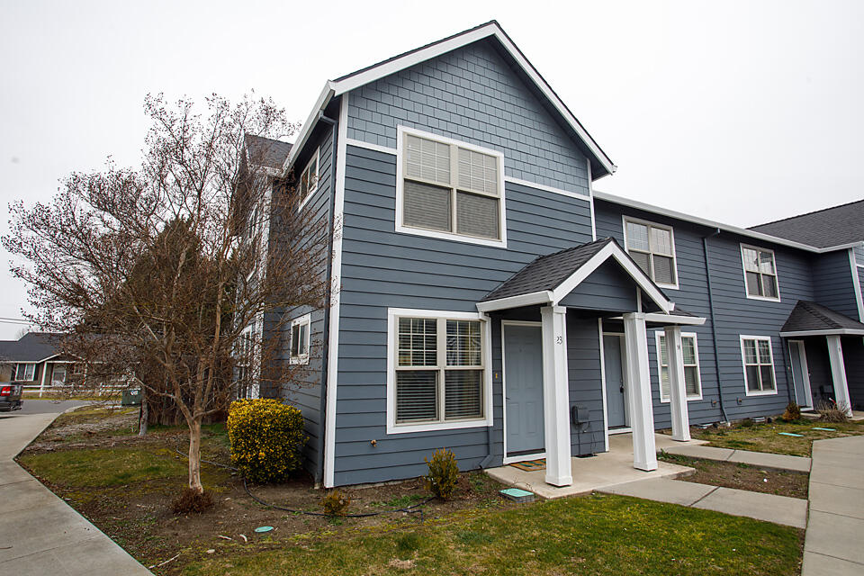 450 Midway Road, Unit 23 Medford, OR 97501 - Photo 1 of 28 Midway-37 copy