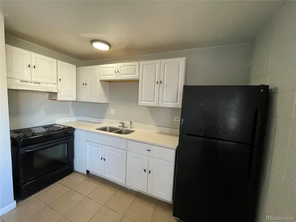 $795 | 1590 Clinton Street, Unit 101, Aurora, CO 80010