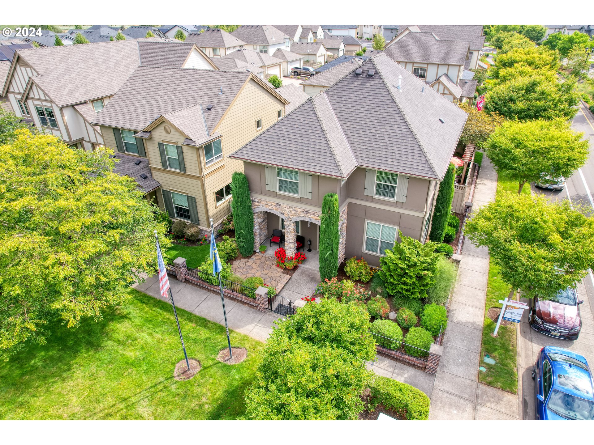 29190 Southwest Serenity Way Wilsonville, OR 97070 - Photo 34 of 40 an aerial view of multiple houses with a yard