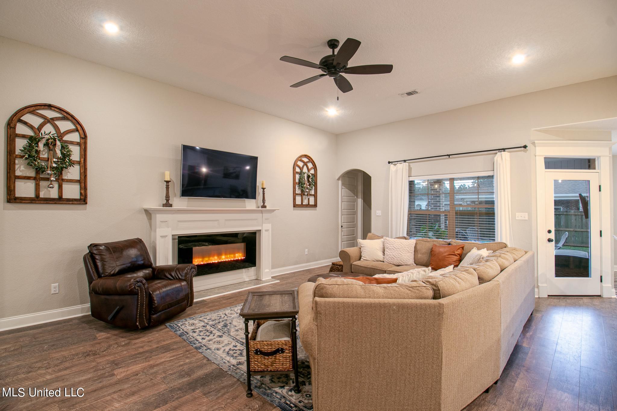 3005 Rue Dominique D'Iberville, MS 39540 - Photo 4 of 27 3005 Rue Dominique-50012