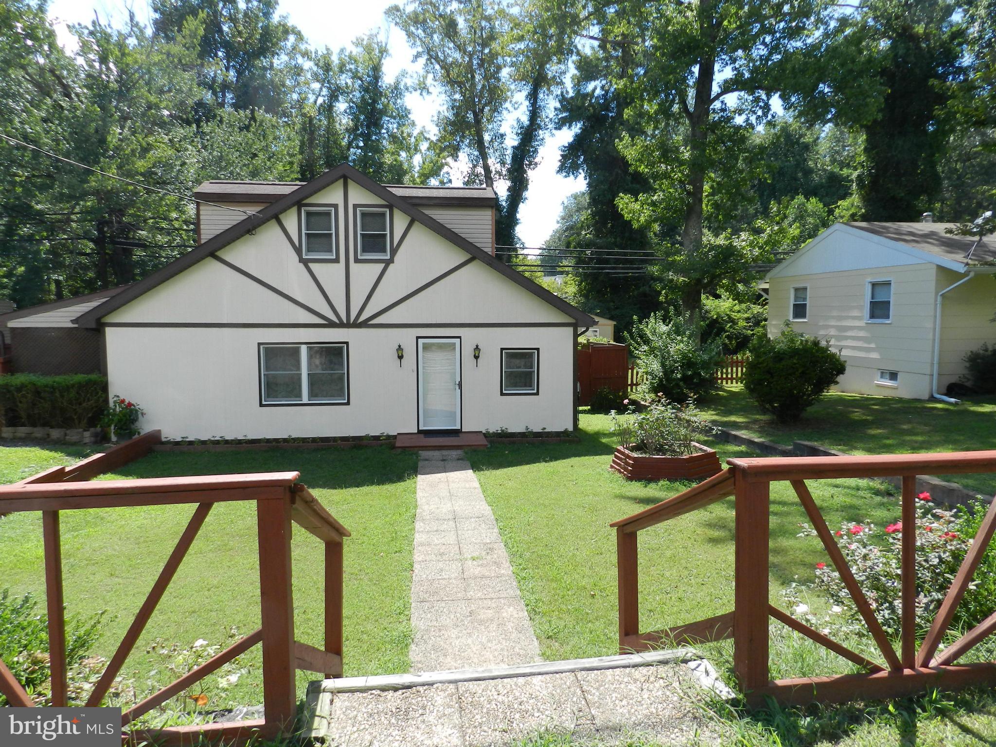 18834 Fuller Heights Road Triangle, VA 22172 - Photo 2 of 22 Exterior (Front)