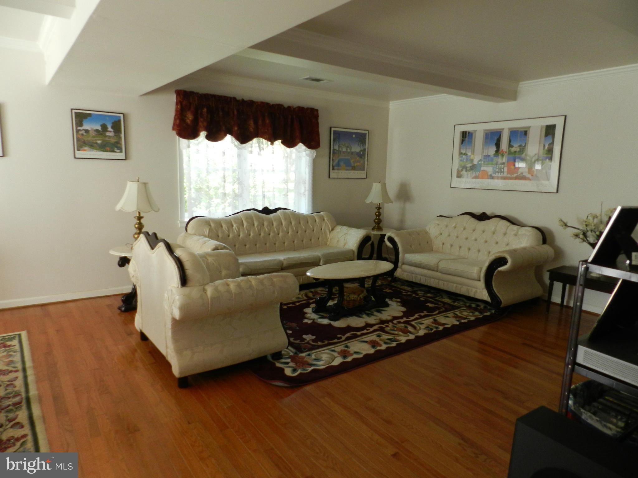 18834 Fuller Heights Road Triangle, VA 22172 - Photo 6 of 22 Living Room