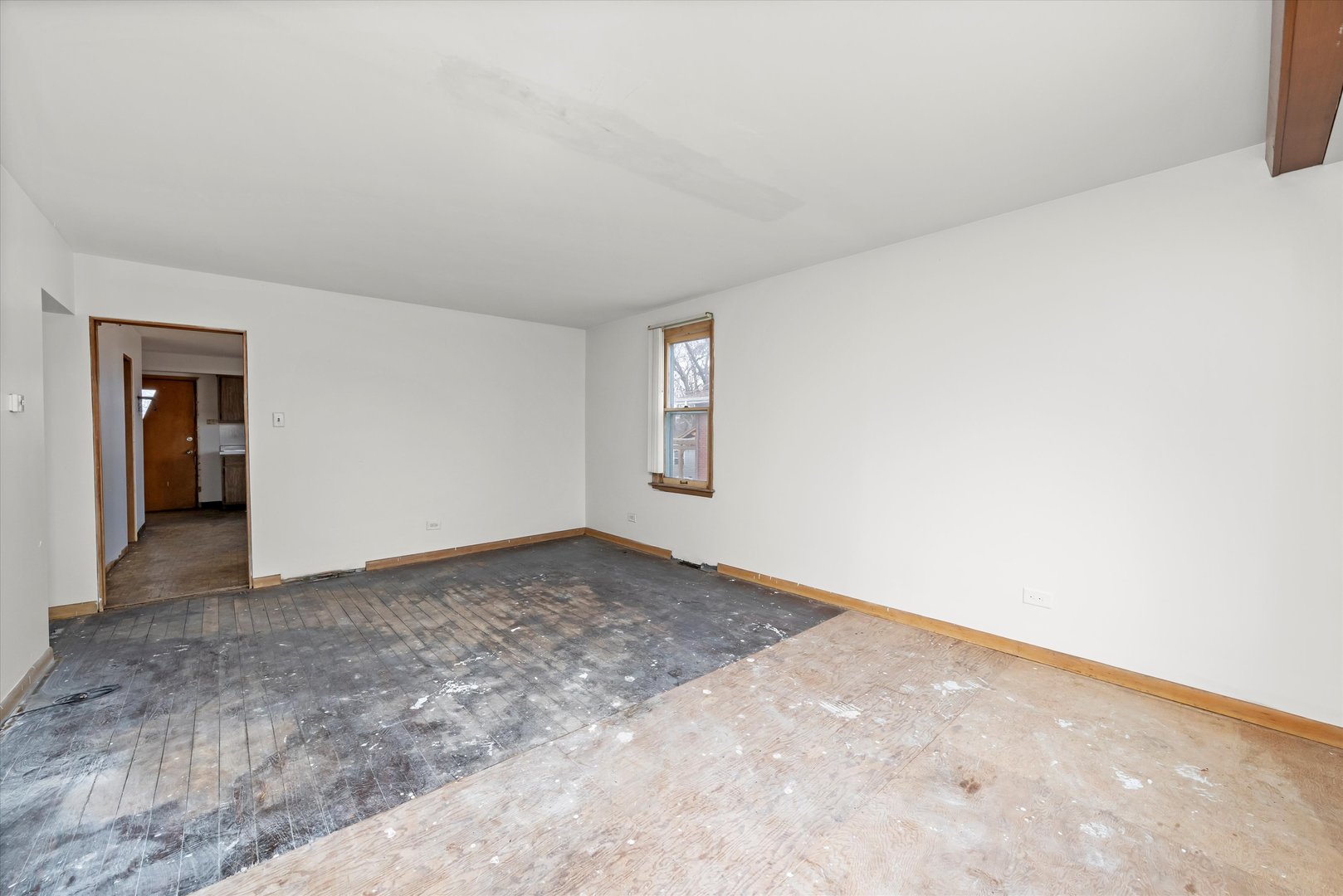 14820 Turner Avenue Midlothian, IL 60445 - Photo 4 of 32 a view of empty room