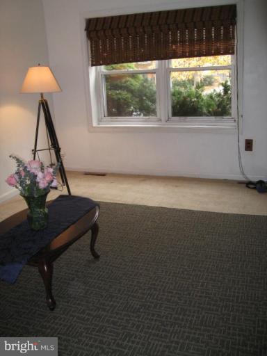 5969 Grand Banks Road Columbia, MD 21044 - Photo 2 of 10 Living Room