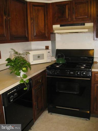 5969 Grand Banks Road Columbia, MD 21044 - Photo 3 of 10 Kitchen