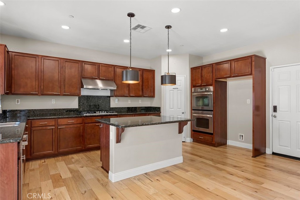 27425 Blackstone Road Temecula, CA 92591 - Photo 7 of 30 Kitchen 1