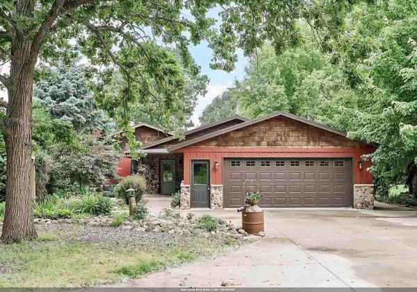 $650,000 | N9806 Highland Park Road, Malone, WI 53049