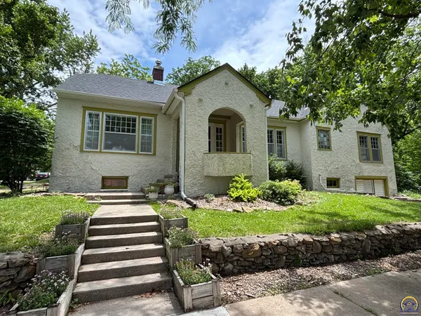 $184,900 | 1628 West Street, Emporia, KS 66801
