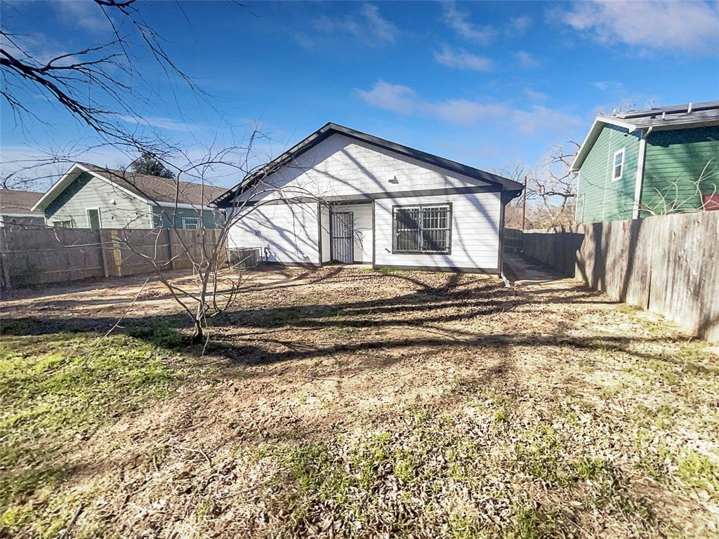 4640 Corregidor Street Dallas, TX 75216 - Photo 8 of 20