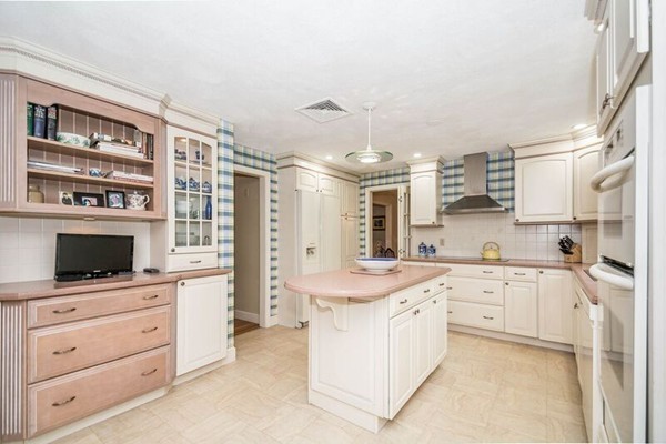 25 Bailey Road Andover, MA 01810 - Photo 4 of 29