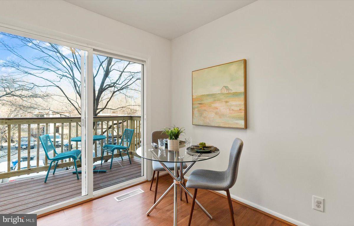 1631 Valencia Way Reston, VA 20190 - Photo 13 of 42