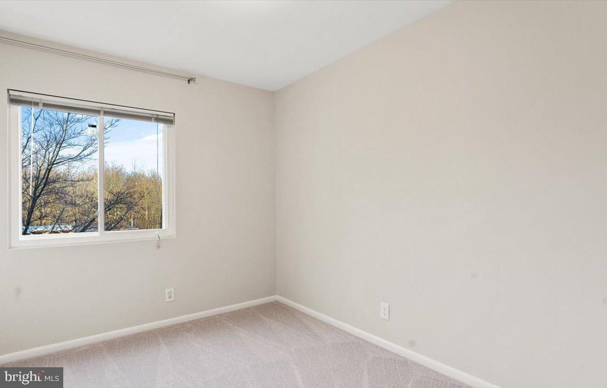 1631 Valencia Way Reston, VA 20190 - Photo 21 of 42