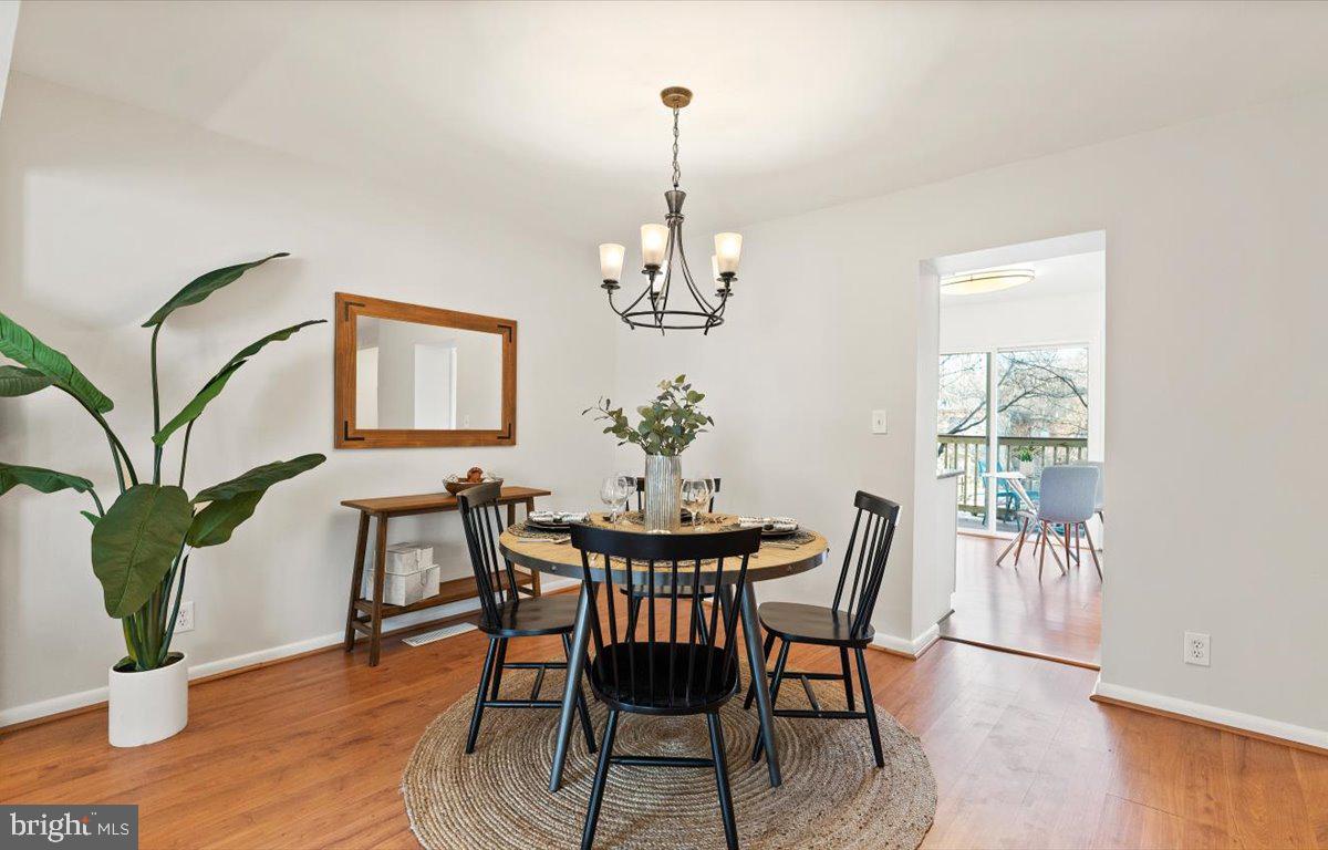 1631 Valencia Way Reston, VA 20190 - Photo 8 of 42