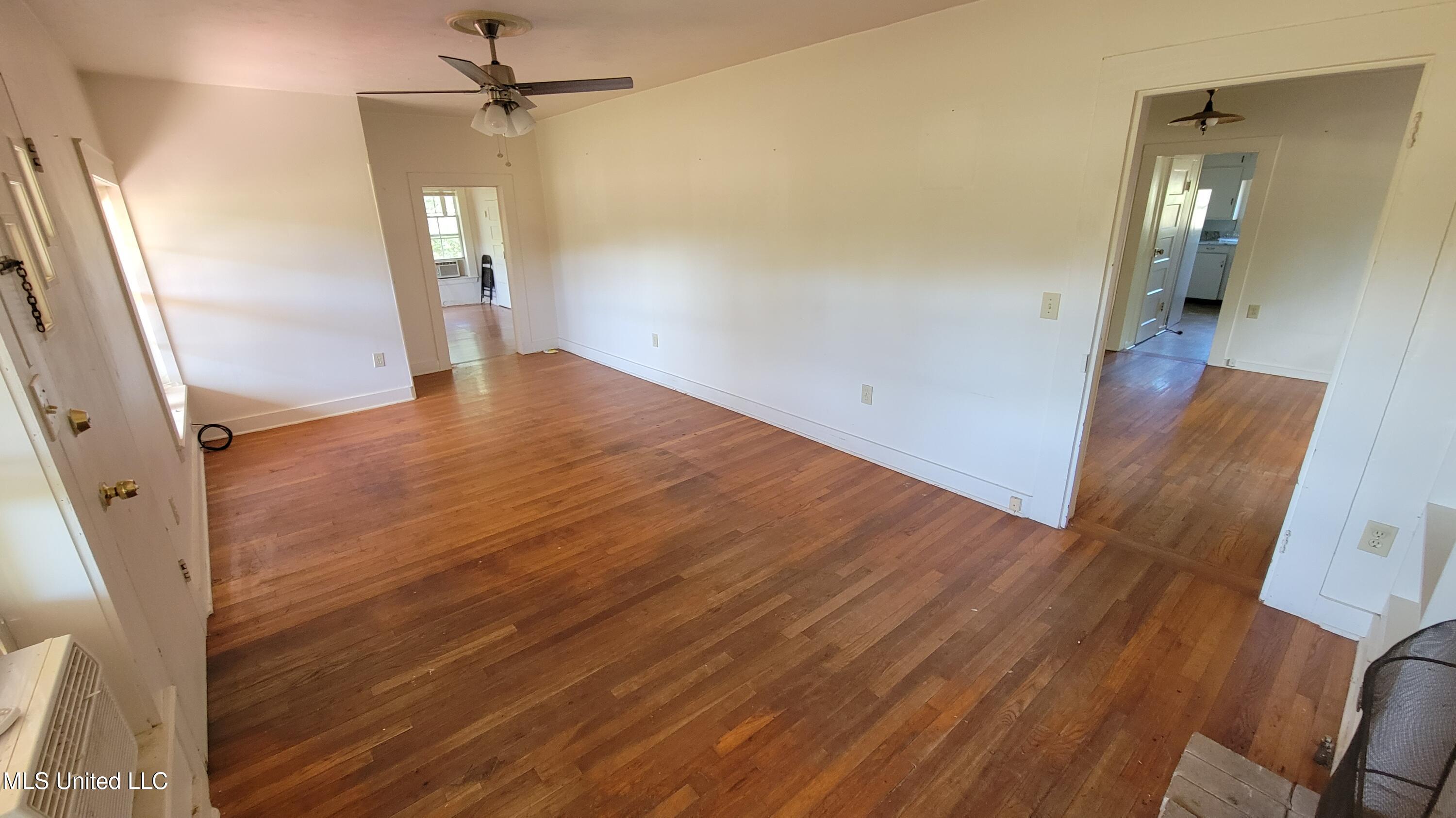 3084 Tom Collins Road Utica, MS 39175 - Photo 83 of 93 41-3114 living room