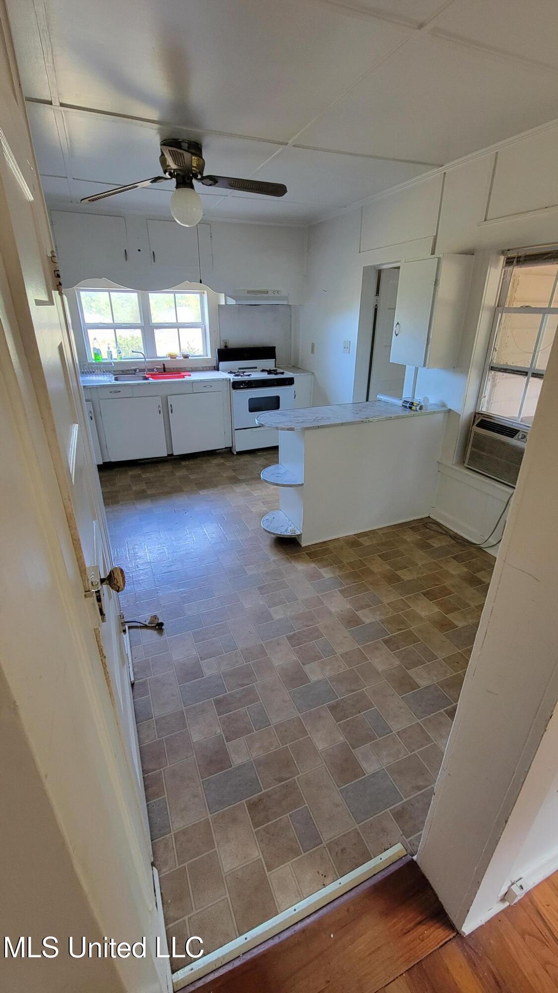 3084 Tom Collins Road Utica, MS 39175 - Photo 86 of 93 44-3114 kitchen1
