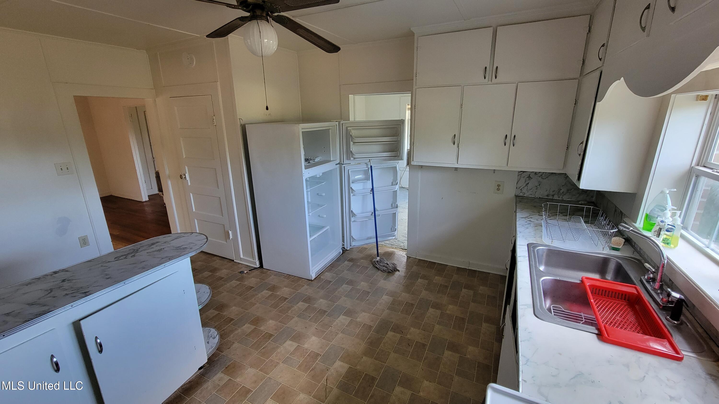 3084 Tom Collins Road Utica, MS 39175 - Photo 87 of 93 45-3114 kitchen2