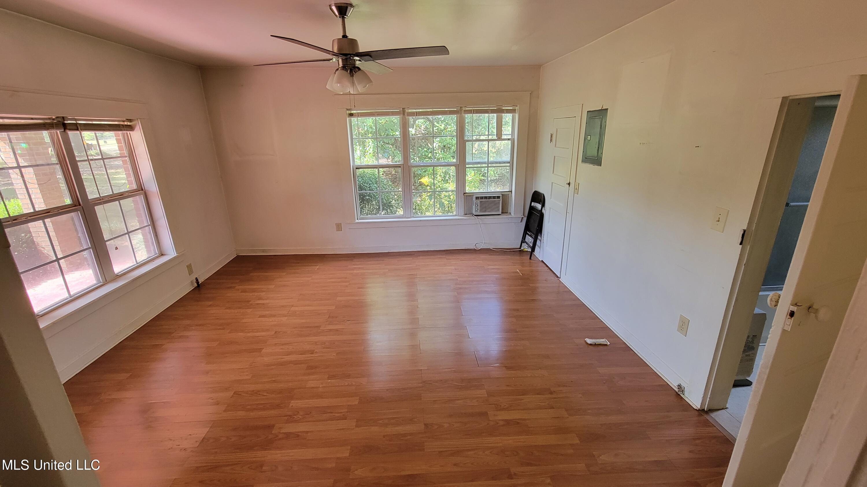 3084 Tom Collins Road Utica, MS 39175 - Photo 88 of 93 46-3114 bedroom master