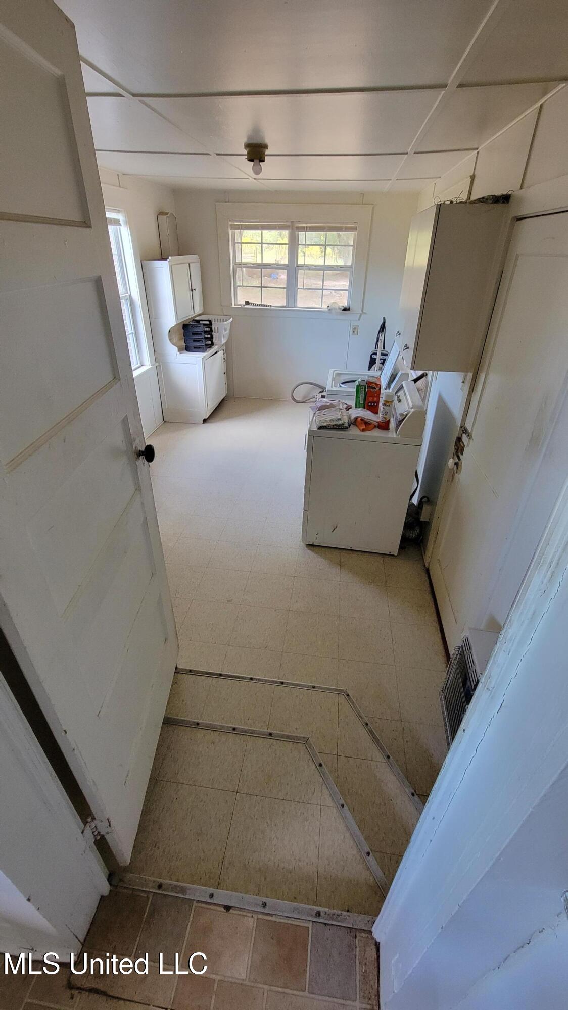 3084 Tom Collins Road Utica, MS 39175 - Photo 92 of 93 51-3114 utility room