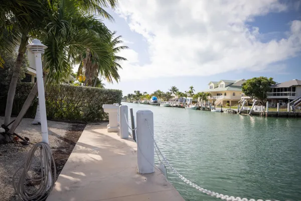 $825,000 | 741 9th Street, Key Colony Beach, FL 33051