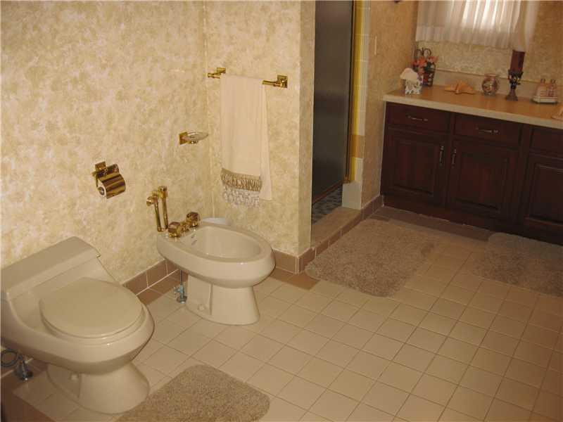 116 McBride Road Canonsburg, PA 15317 - Photo 21 of 25 Full Bath.