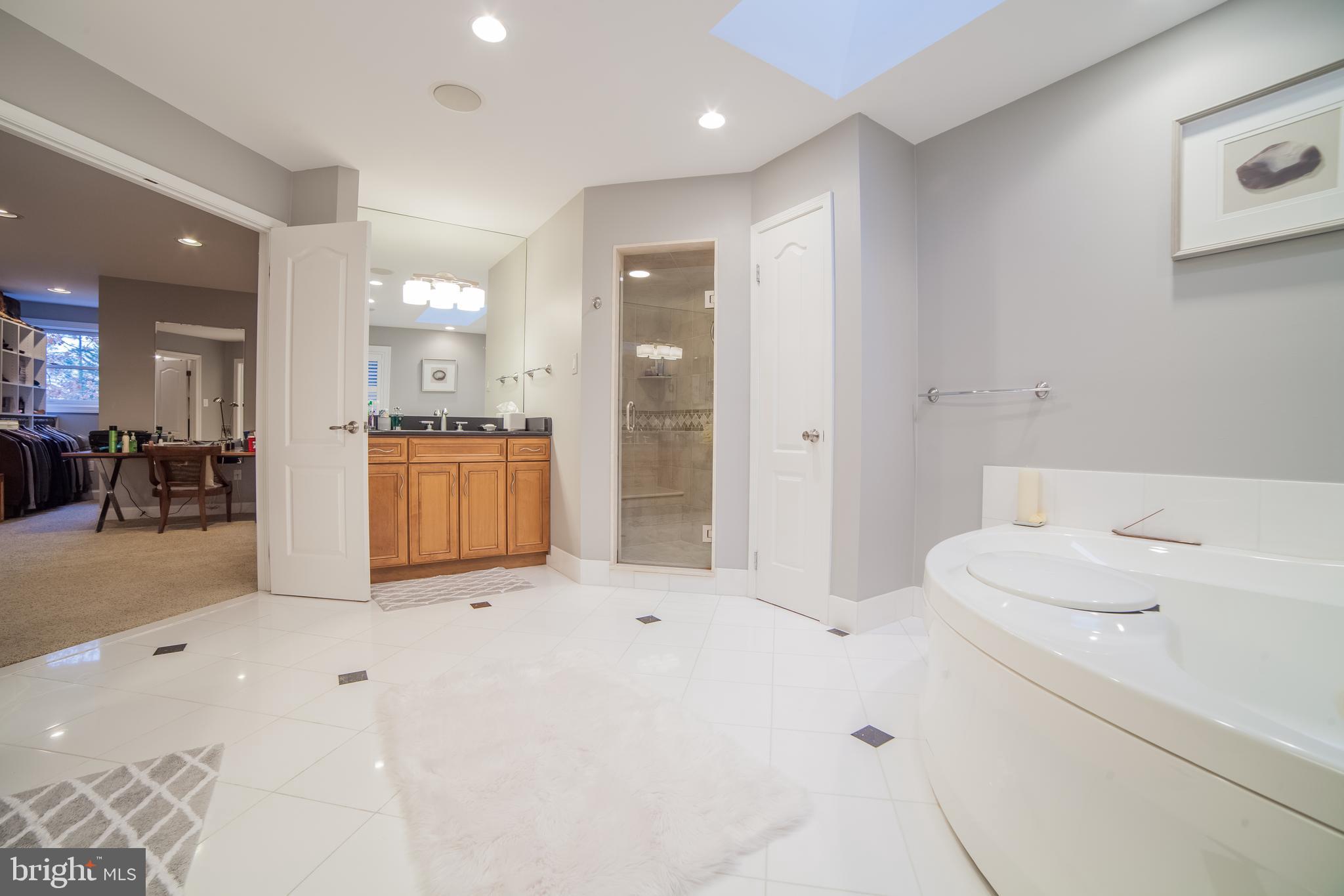 533 North Spring Mill Road Villanova, PA 19085 - Photo 29 of 40 Master Bathroom