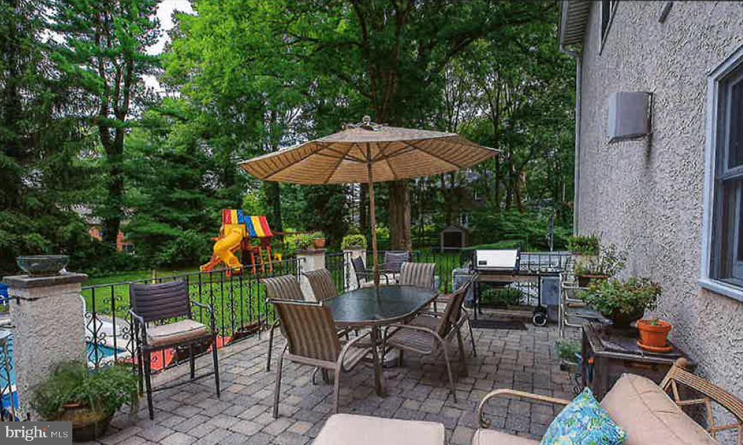 533 North Spring Mill Road Villanova, PA 19085 - Photo 40 of 40 Photo from in-season