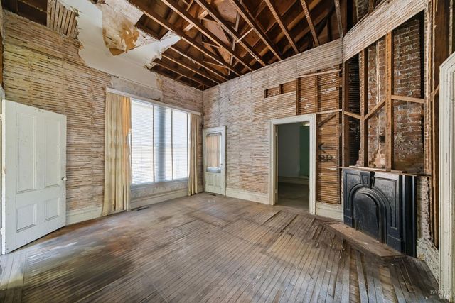 a view of a room with an empty space