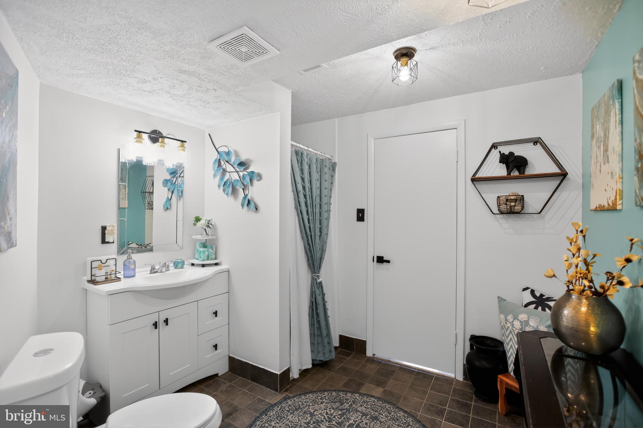 2413 Pinefield Road Waldorf, MD 20601 - Photo 26 of 39 3rd bathroom / lower level