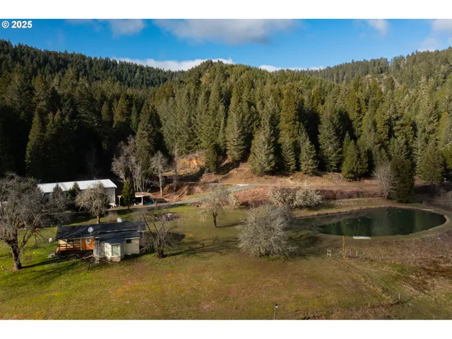 a view of outdoor space with mountain view