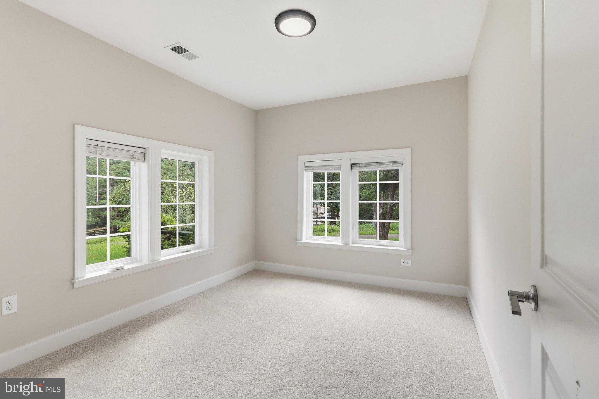 12304 Popes Head Road Fairfax, VA 22030 - Photo 30 of 40 Gallery Image 30
