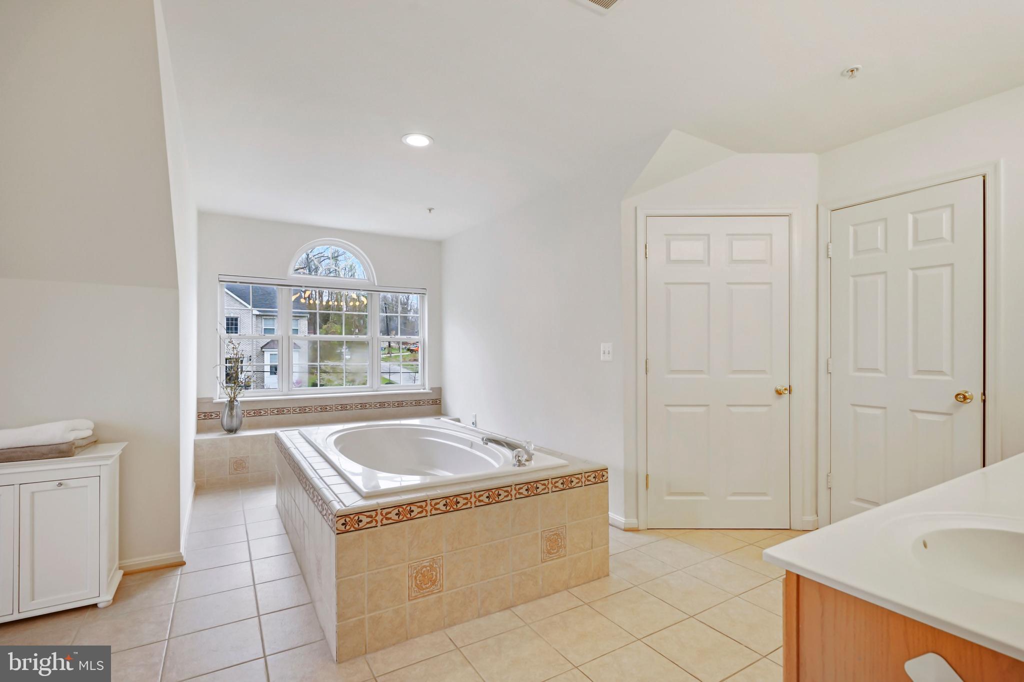 629 River Bend Road Fort Washington, MD 20744 - Photo 24 of 43 Full four count primary en-suite with soaking tub