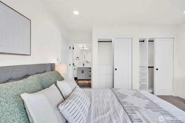 $688,000 | 6408 Fauntleroy Way Southwest, Seattle, WA 98136