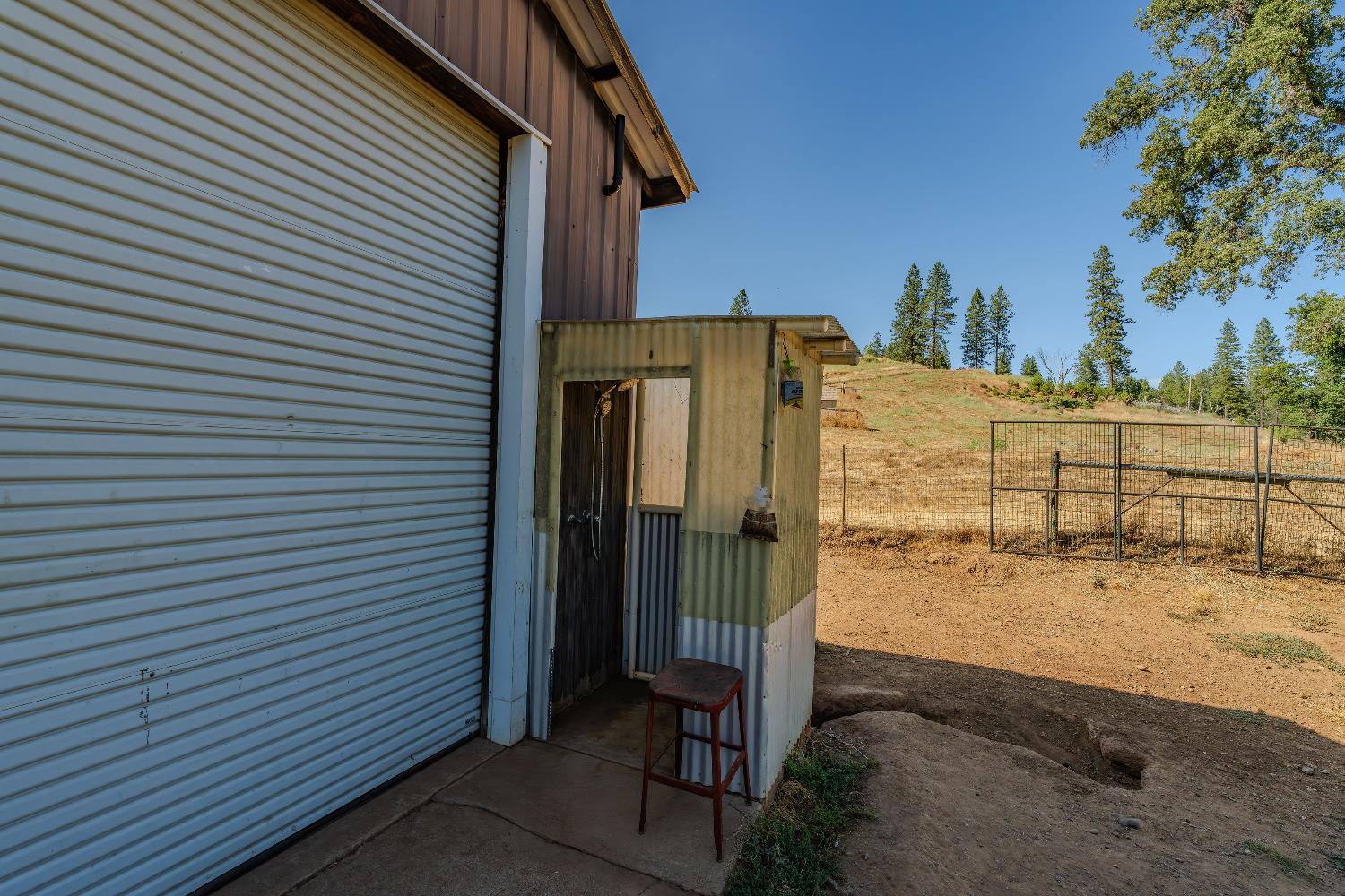 8133 Old Emigrant Trail East Mountain Ranch, CA 95246 - Photo 29 of 42