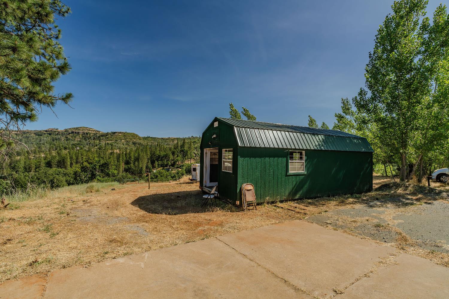 8133 Old Emigrant Trail East Mountain Ranch, CA 95246 - Photo 3 of 42