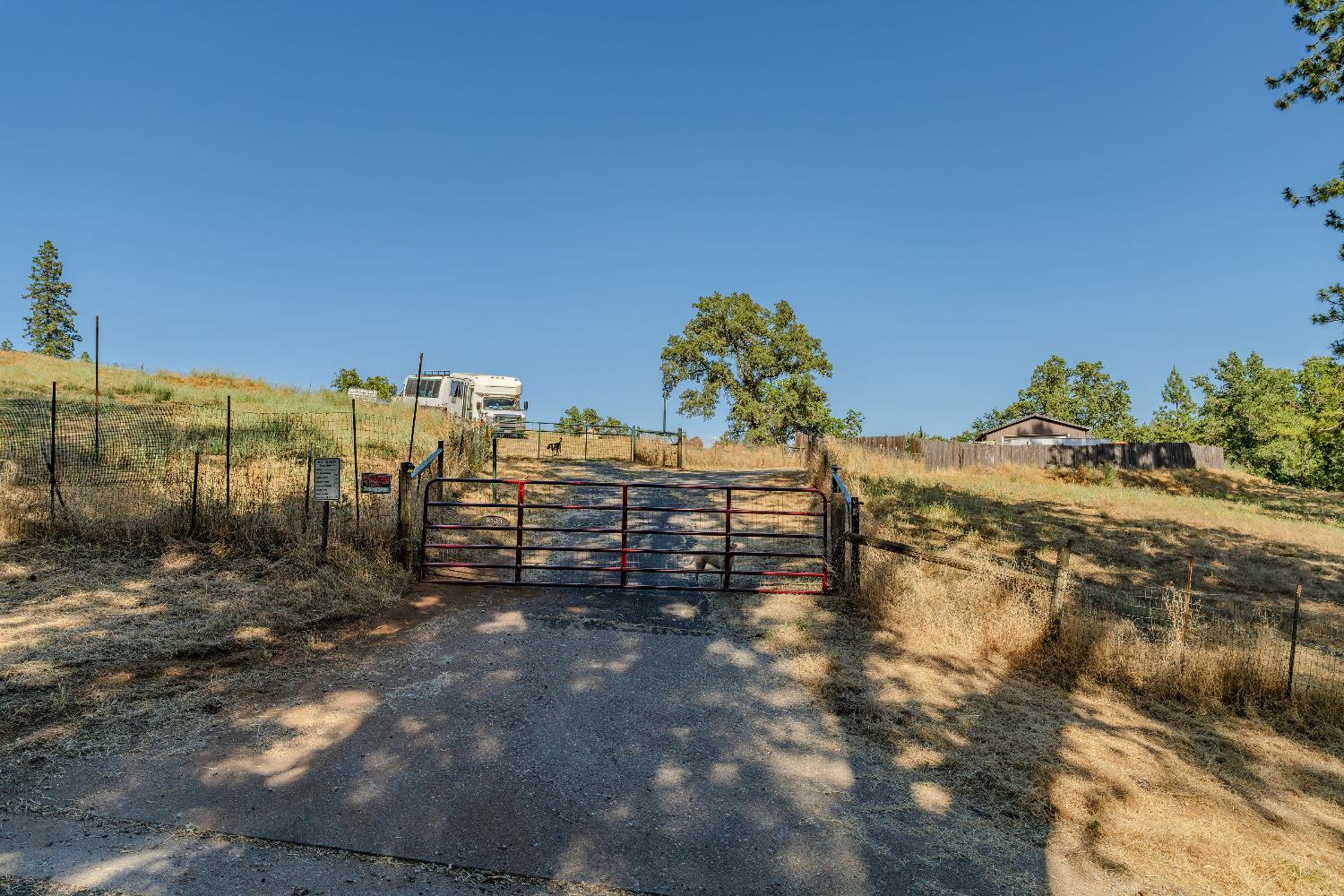 8133 Old Emigrant Trail East Mountain Ranch, CA 95246 - Photo 7 of 42