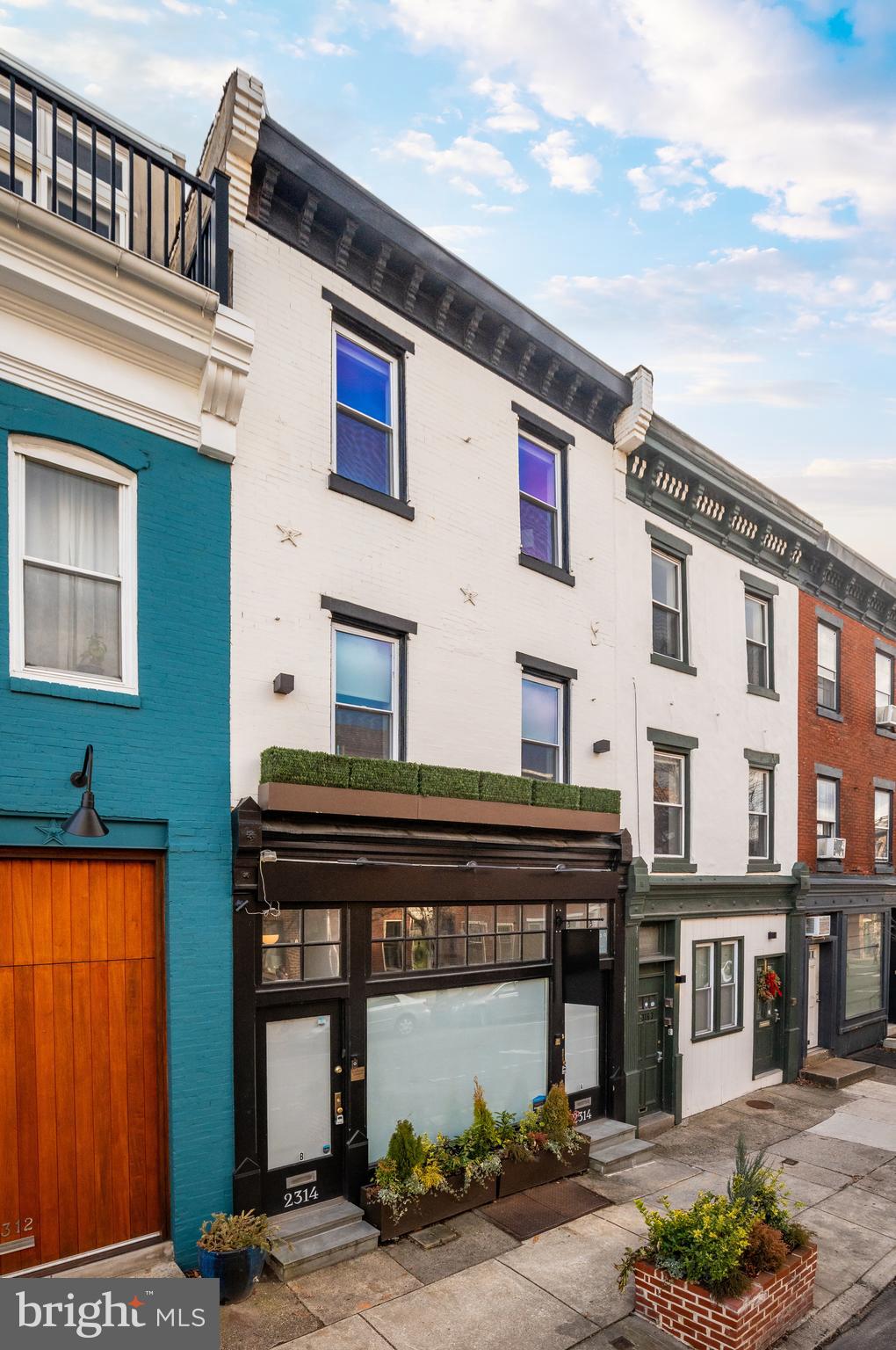 2314 South Street Philadelphia, PA 19146 - Photo 6 of 83 a front view of a building