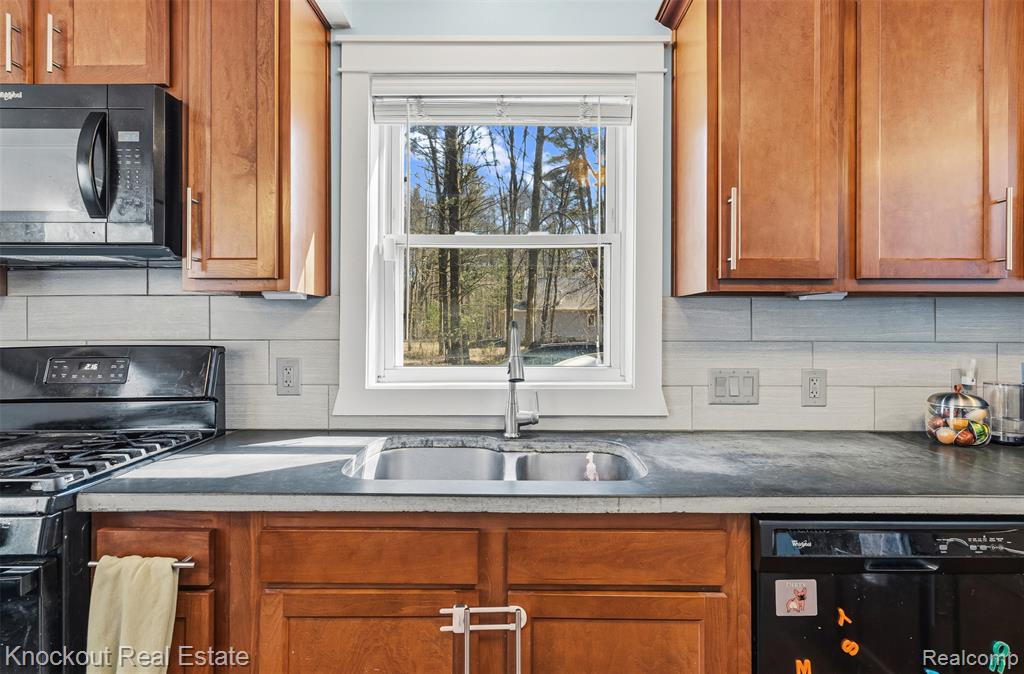 10277 Elms Road Birch Run, MI 48415 - Photo 12 of 29 Gallery Image 12