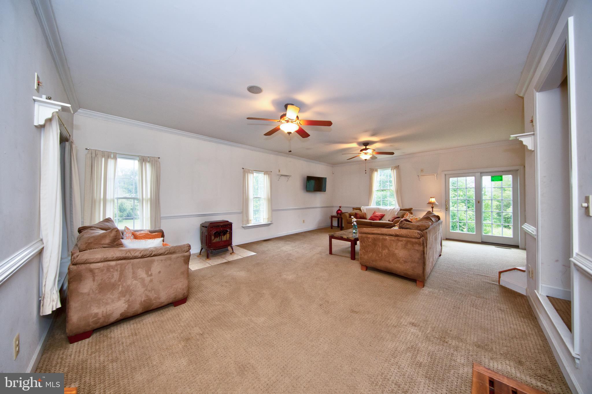 5049 Fawn Grove Road Pylesville, MD 21132 - Photo 14 of 44 Living Room