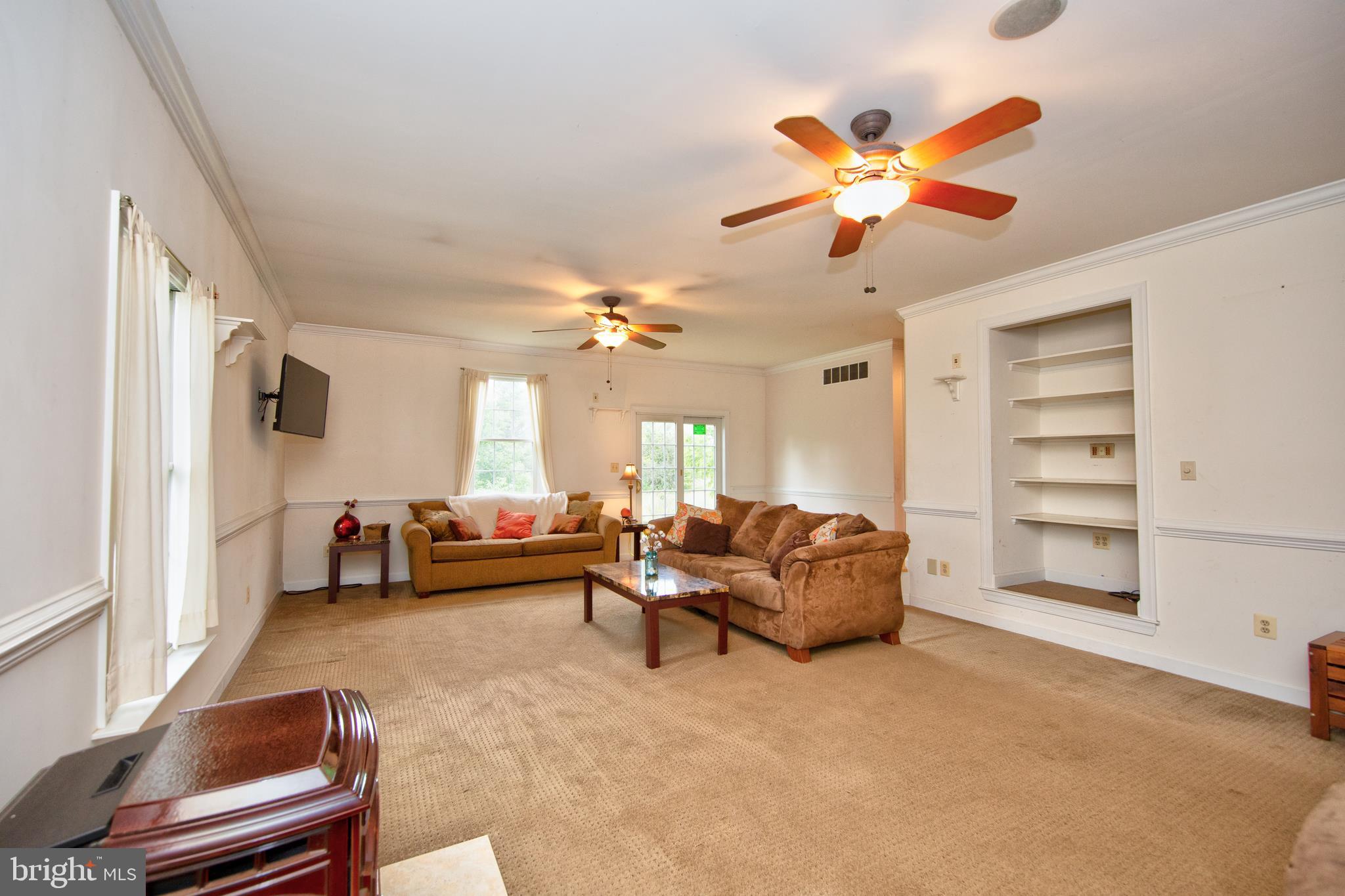 5049 Fawn Grove Road Pylesville, MD 21132 - Photo 16 of 44 Living Room